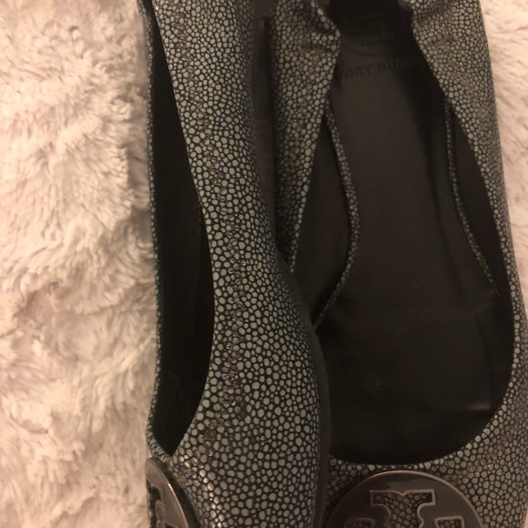 Tory Burch Revas. So 8 in the stingray collection - Picture 4 of 5